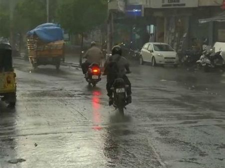 రానున్న 48 గంటల్లో పలు రాష్ట్రాల్లో భారీ వర్షాలు: భారత వాతావరణశాఖ హెచ్చరిక