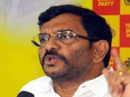 రైతులు సంతోషంగా ఉంటే జగన్‌ తట్టుకోలేడు...అధికారం కోసం కరువు కోరుకుంటాడు: సోమిరెడ్డి