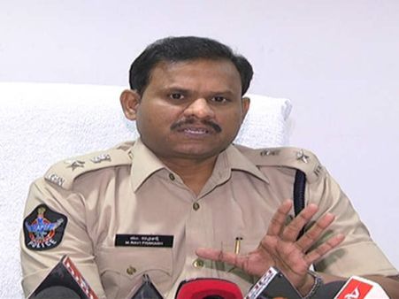 ఆ కేసుల్లో ముద్దాయిలపై రౌడీషీట్లు...బాలికలను వేధిస్తే ఉద్యోగాలు ఔట్:ఎస్పీ రవిప్రకాశ్‌