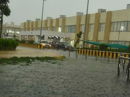 మళ్లీ ఏపీ సచివాలయంలో మంత్రుల ఛాంబర్లోకి వర్షపు నీరు! ఊడిపడ్డ సీలింగ్ పెచ్చులు