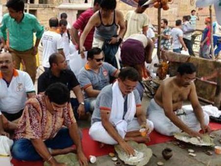 బతికుండగానే భార్యలకు పిండం పెట్టేశారు!: భార్యా బాధితుల సంఘం ఏమేం చేస్తోందంటే..?