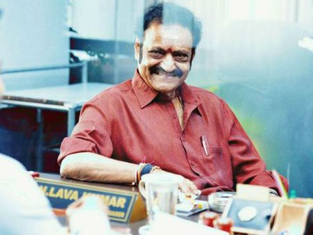 డ్రైవింగ్, దూర ప్రయాణాలపై హరికృష్ణకు ముందే సిద్ధాంతి సూచనలు?