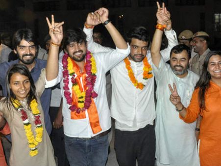 హిస్టరీ రిపీట్ అవుతుందా : విద్యార్థి ఎన్నికల్లో ఏబీవీపీ గెలుపు..2019లో బీజేపీ గెలుస్తుందా?