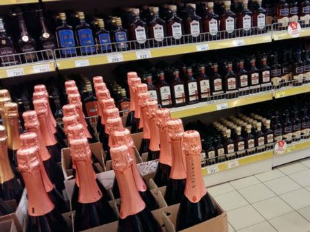 మందుబాబులు జాగ్రత్త: మందు కొట్టి 30లక్షల మంది చనిపోయారట