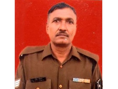 పాక్ బలగాల దుశ్చర్య: భారత జవాను గొంతుకోశారు..కనుగుడ్లు పీకేసి దూరంగా విసిరేశారు