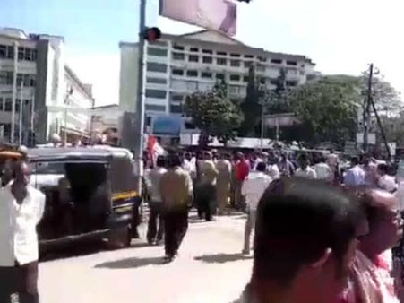 బలవంతంగా బంద్, కాంగ్రెస్ కార్యకర్తల బెండ్ తీసిన ఆటో డ్రైవర్లు, 144 సెక్షన్, మహిళ!