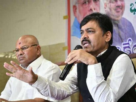 సిఎం చంద్రబాబుపై కోర్టు ధిక్కార పిటిషన్‌...అసెంబ్లీలో హక్కుల తీర్మానం;ఇక్కట్లు తప్పవు:బిజెపి