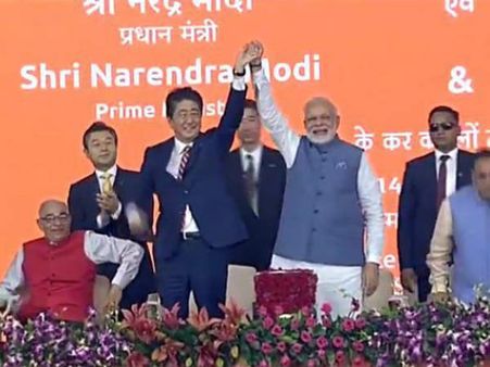 బుల్లెట్ ట్రైన్ కష్టాలు: ప్రాజెక్టు పనులు నిలిపివేయాలంటూ గుజరాత్ హైకోర్టులో రైతుల పిటిషన్