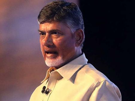 చంద్రబాబు విషయంలో శివాజీ చెప్పిందే జరిగిందా?...కొందరు ఔనంటున్నారు...ప్రత్యర్థులు మరోలా అంటున్నారు!