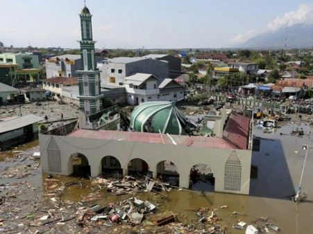 ఇండోనేసియా సునామీ బీభత్సం: 832 మంది మృతి, మెరుపు వేగంతో సెన్సర్ల కళ్లుగప్పి...