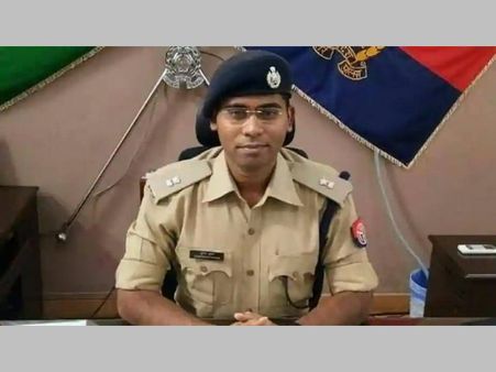 ఏమి కష్టం వచ్చిందో: ఆత్మహత్యాయత్నానికి పాల్పడ్డ ఐపీఎస్ అధికారి..పరిస్థితి విషమం