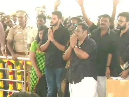 డీఎంకే, స్టాలిన్ చాలెంజ్, సత్తా చాటుకున్న అళగిరి, భారీ ర్యాలీ సక్సస్: కరుణానిధి !