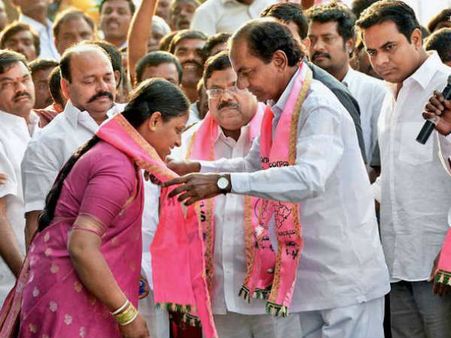 కొండా దంప‌తుల కొంప మునిగిన‌ట్టేనా..? అన్నీ చూసుకుంటాన‌న్న కేసీఆర్ అంగ‌ట్లో ఒదిలేసాడని విమ‌ర్శ‌..!!