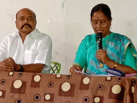 కేసీఆర్‌కు అదే భయం! నాతో ఇలా.. ఎర్రబెల్లితో అలా ఎందుకు?: నిప్పులు చెరిగిన సురేఖ