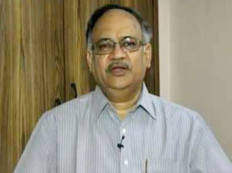 జీవీఎల్‌ ఓ కొత్తకోతి...కొబ్బరిచిప్ప ఇచ్చినట్లు ఆ పదవి ఇచ్చారు;రోగ్ ఎంపి:కుటుంబరావు