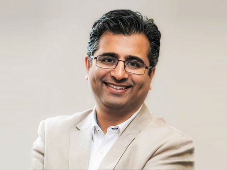 ఇంధన ధరలపై పన్నులు తగ్గిస్తే సంక్షేమ పథకాలు ప్రజలకు అందవు: మనోజ్ లాద్వా