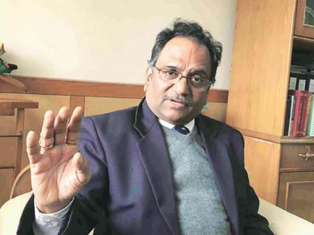 ఆ నగలకు వీటికి పోలికే లేదా?... తిరుమల శ్రీవారి ఆభరణాలపై కేంద్ర సమాచార కమిషన్ ప్రశ్న