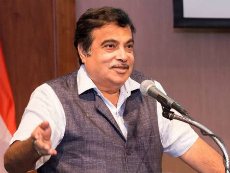 సంచలనం:చంద్రబాబుకు గడ్కరీ లేఖ...కలసి అక్కడ ఇంటర్నేషనల్ పోర్టు ఏర్పాటు చేద్దాం