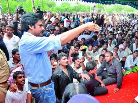 మళ్లీ జనంలోకి జనసేనాని...ఒక్కరోజులో ఏడు మీటింగ్ లు:అదీ పవన్ కళ్యాణ్ స్పీడ్!