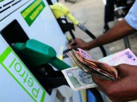 మళ్లీ పెరిగిన పెట్రోల్, డీజిల్ ధరలు: హైదరాబాద్-విజయవాడల్లో ఎంత అంటే?