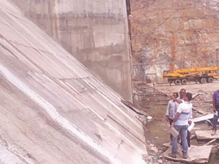 పోలవరం:పనుల వేగంపై కేంద్ర బృందం సంతృప్తి...నాణ్యతపై సందేహాలు!