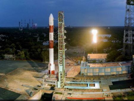 2 బ్రిటన్ ఉపగ్రహాలు నింగిలోకి: పీఎస్ఎల్వీ కౌంట్‌డౌన్ షురూ