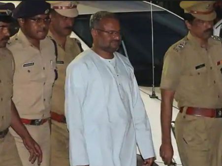 కేరళ నన్ అత్యాచారం కేసు: మాజీ బిషప్ ఫ్రాంకో ముల్లకల్‌కు రెండు రోజుల పోలీసు కస్టడీ