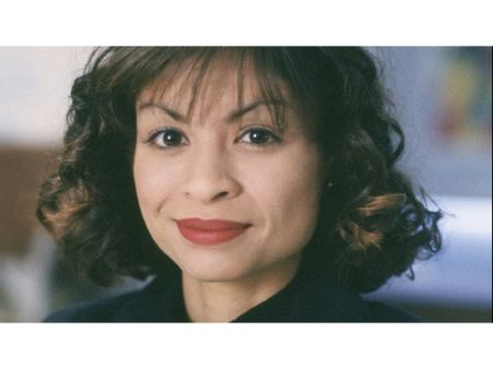 విషాదం: బొమ్మ తుపాకీతో బెదిరించిన నటి.. పోలీసులు కాల్చి చంపేశారు