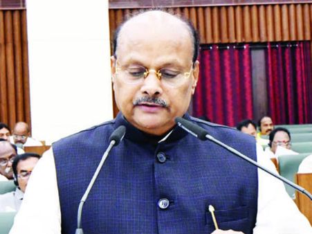 అసెంబ్లీ పదనిసలు:ప్రశ్నిస్తే...బిజెపి పై ఫైర్...స్వపక్షంపై సెటైర్