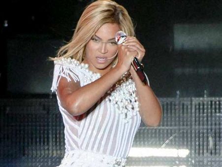 షాకింగ్: ఈషా అంబానీ సంగీత్ వేడుకలో బియాన్సె ప్రదర్శన, సింగర్‌కే రూ.15 కోట్లు?