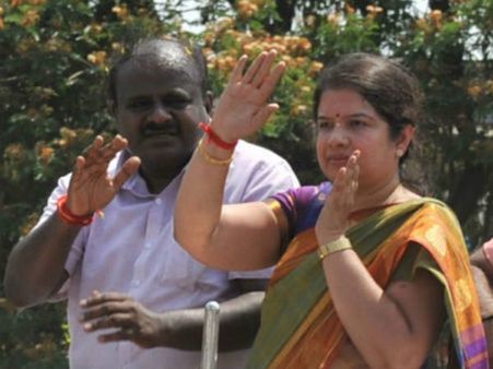 ఉప ఎన్నికల్లో సీఎం భార్య పోటీ, ఆస్తులు రూ. 100 కోట్లు: టీవీ చానల్, పరువు, ప్రతిష్ట!