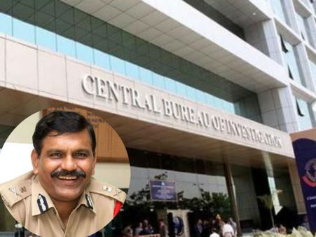 సీబీఐలో ఫైట్: రాగానే తెలుగు అధికారి నాగేశ్వరరావు పవర్, సొంత కార్యాలయంలో సోదాలు, సీజ్