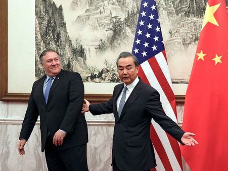 మీడియా ముందు మాటల యుద్ధానికి దిగిన అమెరికా చైనా మంత్రులు