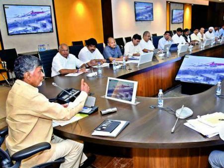 మీరు 35 ఏళ్లు ఉంటారు...మాకు ప్రతి ఐదేళ్లకీ పరీక్ష;సహించను:అధికారులతో సిఎం చంద్రబాబు