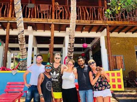 హనీమూన్ కోసం శ్రీలంక హోటల్లో దిగి, పీకలదాకా తాగి ఈ కొత్త జంట ఏం చేసిందంటే?