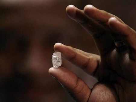 ఒక వజ్రం జీవితాన్నే మార్చేసింది: ప్రజాపతి అయ్యాడు కరోడ్ పతి