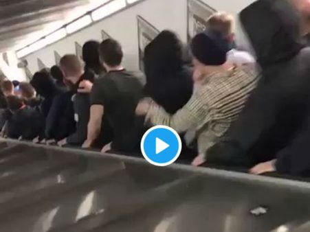 షాకింగ్ వీడియో: హఠాత్తుగా పెరిగిన ఎస్కలేటర్ వేగం, భయంతో ఫ్యాన్స్ అరుపులు