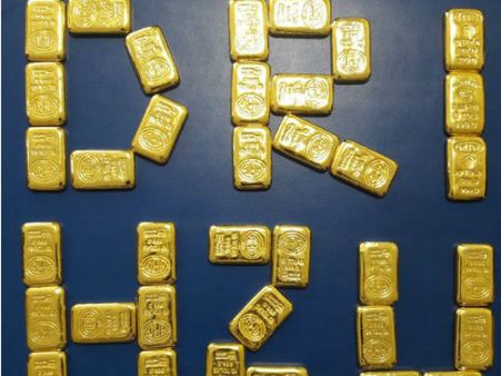 స్మగ్లింగ్: ఎయిరిండియా ఉద్యోగి వద్ద 4కిలోల బంగారం, రూ.3.6లక్షలు స్వాధీనం