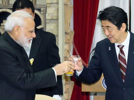 జపాన్‌లో మోడీ, చైనాలో షింజో అబే: మారుతున్న అంతర్జాతీయ సంబంధాలు