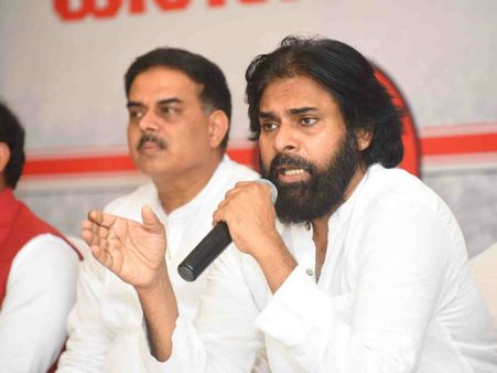 మీరు పొగిడారు కానీ, అసలు విషయం ఇదీ!: బాబుపై గవర్నర్‌కు పవన్ ఫిర్యాదు!!