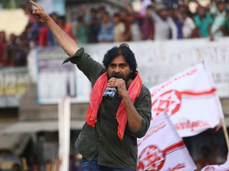 అన్నా! నీ కోసం చచ్చిపోతానంటున్నారు కానీ, కుమారస్వామి సీఎం అవుతాడమనుకున్నామా: పవన్