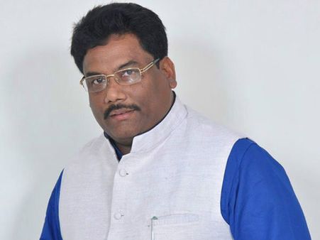 కారెం శివాజీ నియామకంపై...ఎపి ప్రభుత్వానికి హైకోర్టు నోటీసులు