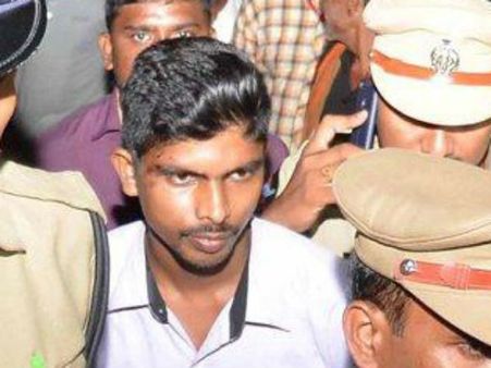 జగన్ పై దాడి నేనే చేశా;నా వెనుకెవరూ లేరు;జగన్ కు కూడా తెలియదు;నాకు ప్రాణహాని:శ్రీనివాస్