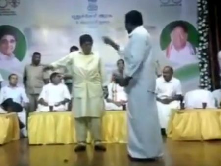 మాటల యుద్ధం: లెఫ్ట్‌నెంట్ గవర్నర్ కిరణ్‌ బేడీ అన్నాడీఎంకే ఎమ్మెల్యే వేదికపైనే గొడవపడ్డారు