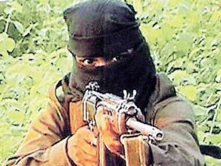 దాడి రోజు మావోల తీరు:అతడేమో కఠినం...ఆమె చేతిలో ఎకె47,మెడలో బుల్లెట్ల దండ