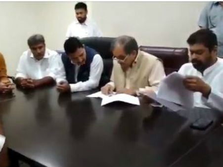 కడప స్టీల్ ప్లాంట్‌పై వారంలో ప్రకటన: కేంద్రమంత్రిని కలిసిన టీడీపీ ఎంపీలు