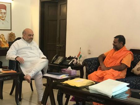 తెలంగాణ ఎన్నికలు, రంగంలోకి అమిత్ షా: బీజేపీ చీఫ్‌తో పరిపూర్ణానందస్వామి భేటీ