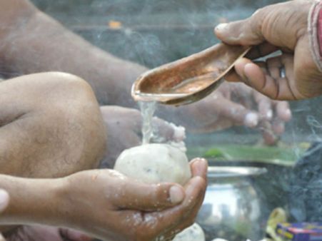 పితృఋణ విమోచన మహాలయ పక్షం: ఏం చేయాలి?