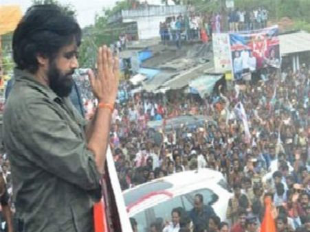 యువతకు కావాల్సింది పాకెట్ మనీ కాదు...ఉద్యోగాలు:నిరుద్యోగ భృతిపై పవన్ సెటైర్లు