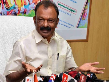 మోడీ,చంద్రబాబు,జగన్,పవన్...ఆ నలుగురూ దొంగలే; అందుకే ఈ నాటకాలు:రఘువీరారెడ్డి